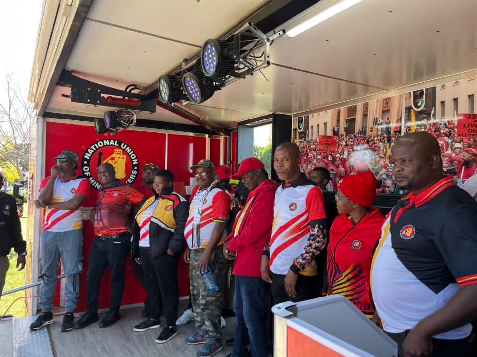 _cosatu's tweet photo. #COSATU Limpopo supports the
National Union of Mineworkers North East Region march against retrenchments under way in Polokwane @CapricornFM @CapricornFMNews @deptoflabour @CCMA_SA @DMPR_ZA @OtpLimpopo @PhophiRamathuba #DefendCollectiveBargaining #NUMSaysnoToRetrenchments https://t.co/TvFSBl26If