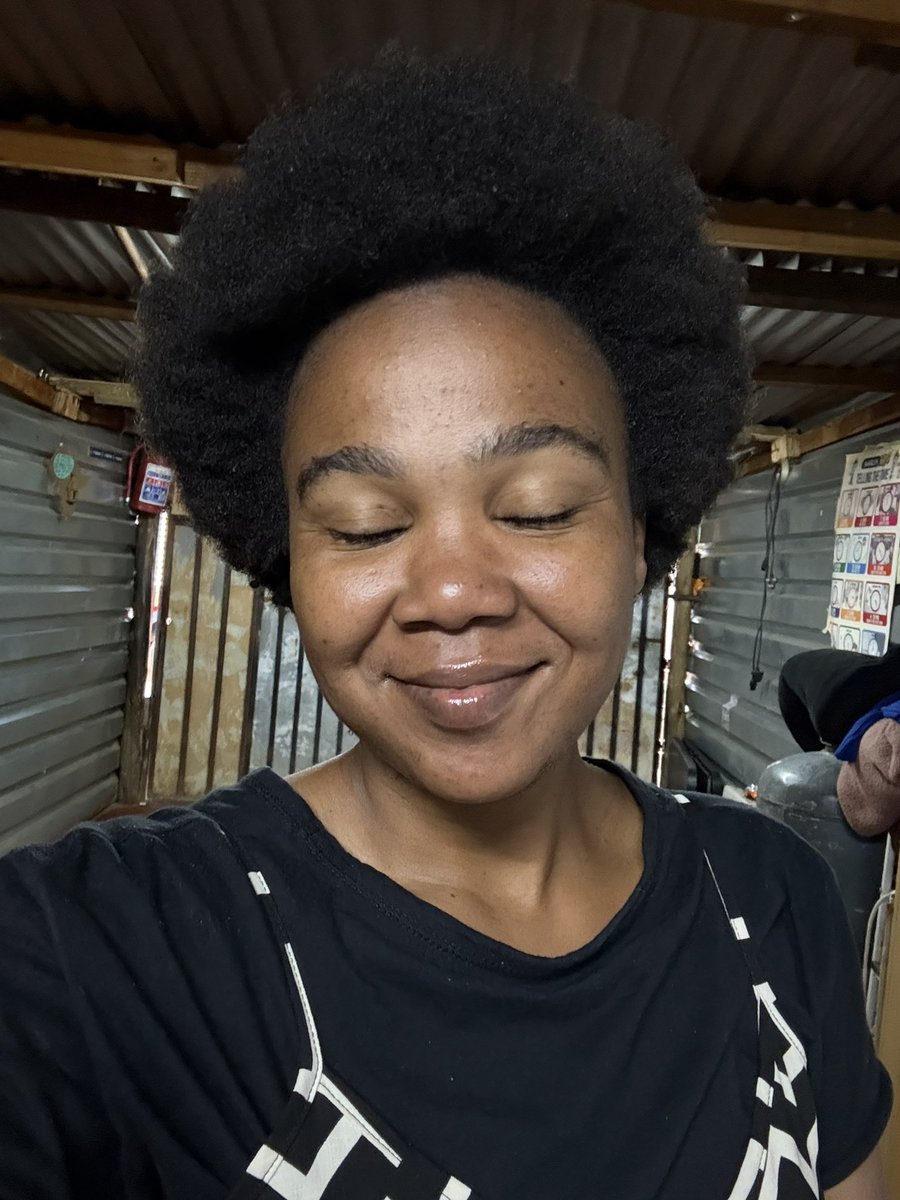 This week I have really showed up ❤️💐, As early as 06:40 I was already in. By 07:30 when everyone came all the pots were already on the stove, the kitchen was spotlessly cleaned. 

Grateful