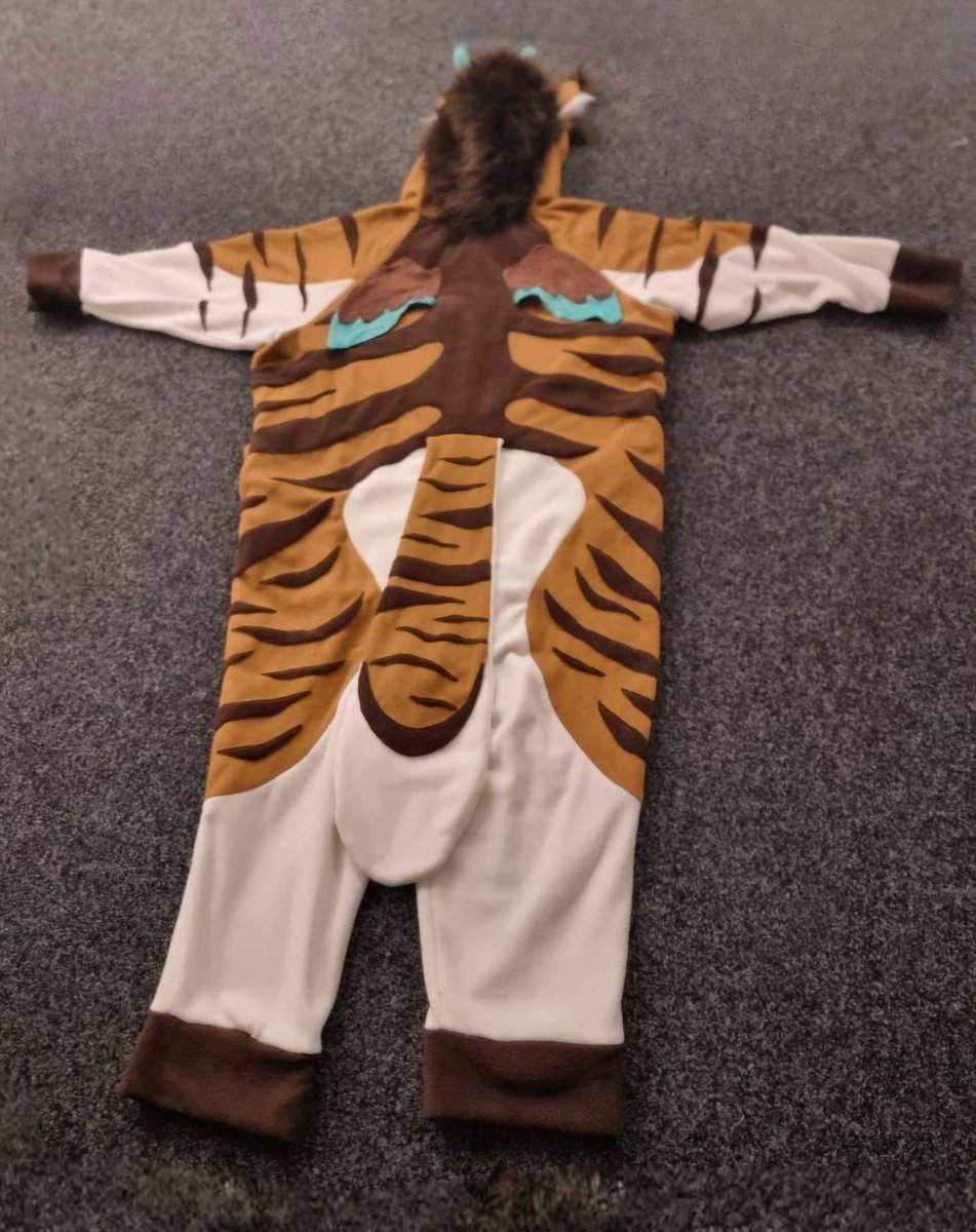 Late post! But kigu finished for an absolutely wonderful bean 💕 
🐱: @Itzbearz (insta) 
📸: <a href="/Draevic/">pro_draevic</a>