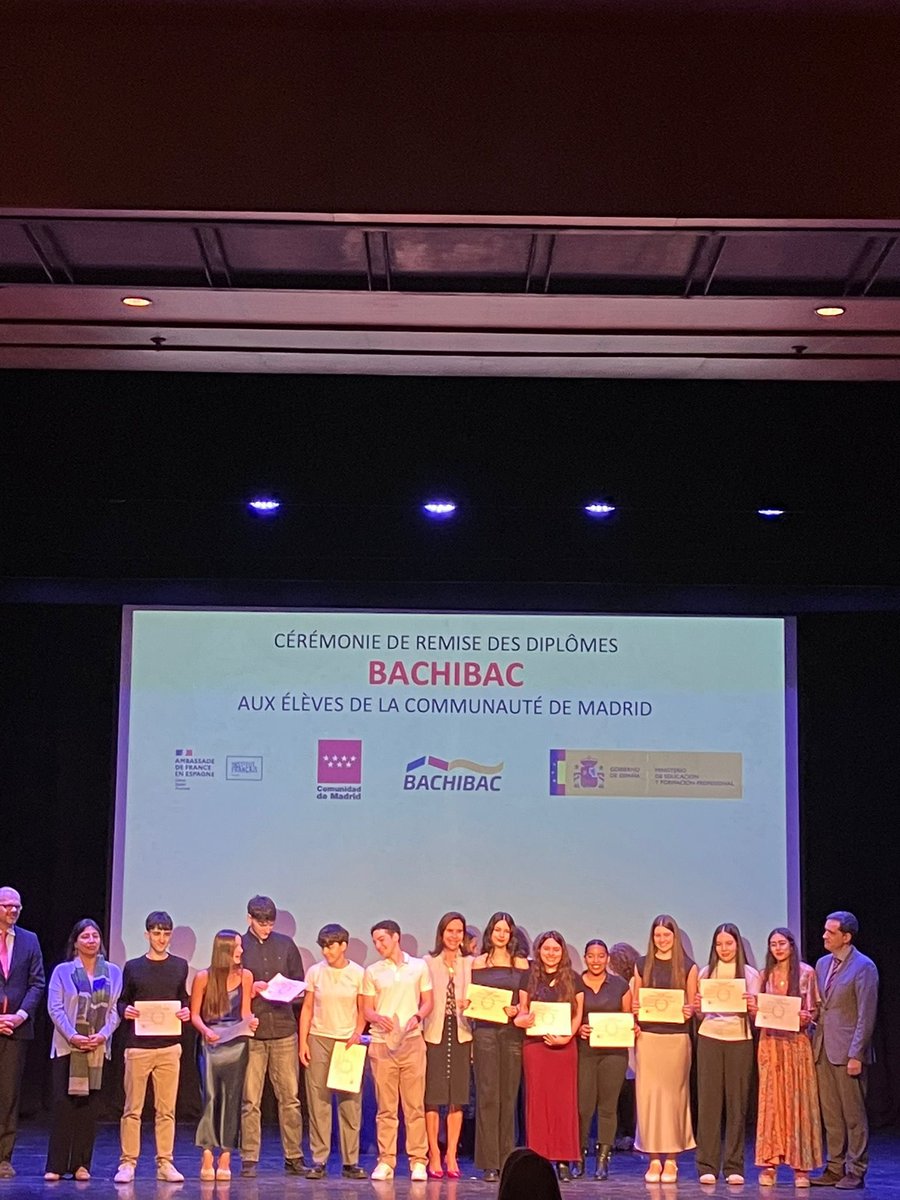 IES Juan de Mairena (@sectionmairena) on Twitter photo Enhorabuena a los Bachibac del curso 23/24 @ambassadedefrance @institutfrancais @ministerioeducacion @consejeriaeducacionmadrid <a href="/ampamairena/">AMPA JUAN DE MAIRENA</a> Enhorabuena a los Bachibac del curso 23/24 @ambassadedefrance @institutfrancais @ministerioeducacion @consejeriaeducacionmadrid <a href="/ampamairena/">AMPA JUAN DE MAIRENA</a>
