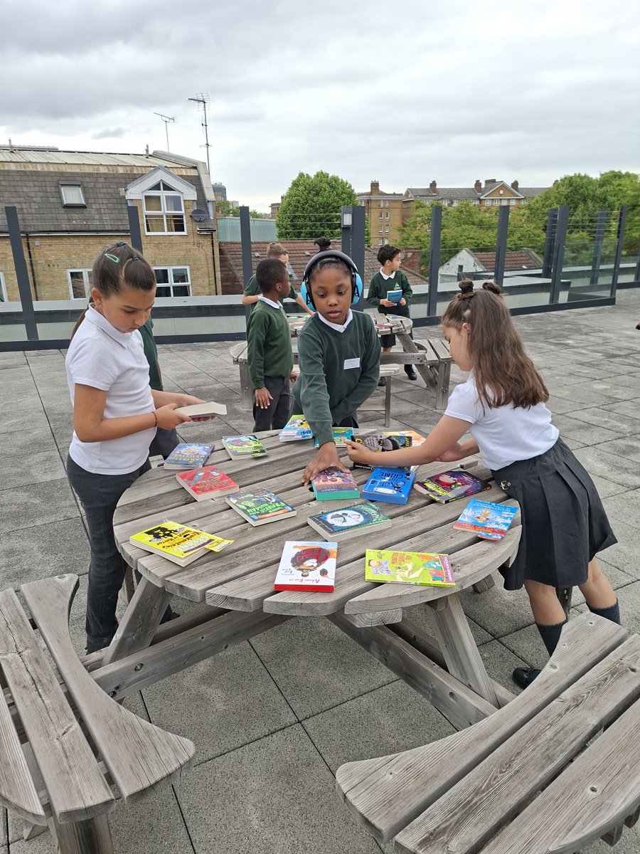 AlbionPrimary's tweet photo. Yesterday our Year 3s were sent on a book hunt as part of their 2nd #YoungReaders event with @Literacy_Trust. We loved hunting down the book minis and matching them with the real ones! 
#APSreading
#APSYoungReaders
#APSEnglish
#APSYear3 https://t.co/qioI2M6TOv