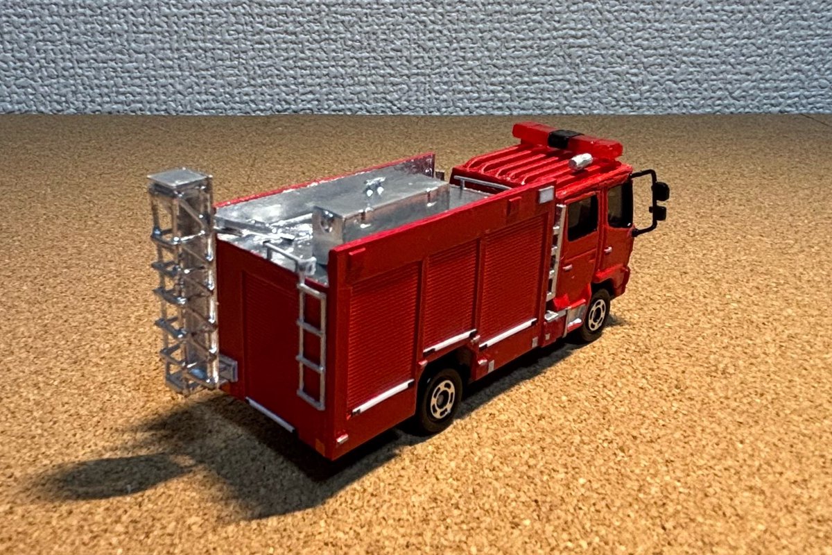 トミカ改造 #トミカ #消防車 今回の改造は、水槽付きポンプ車です