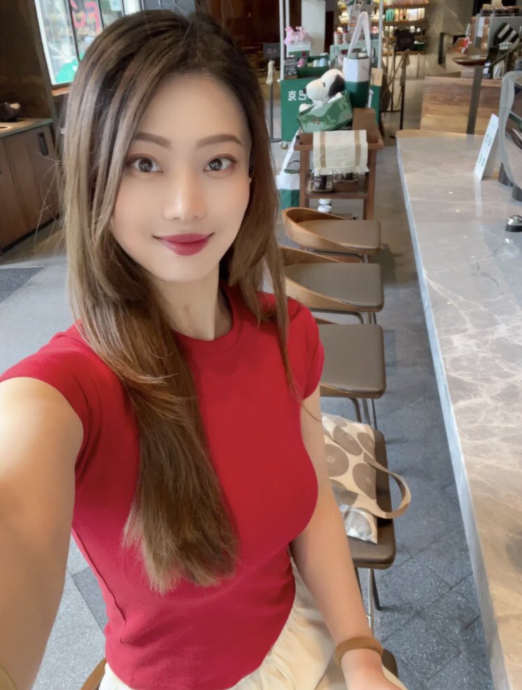 Temmam199's tweet photo. It's really tiring to go on a business trip and have a meeting. https://t.co/TcrI8Byd77