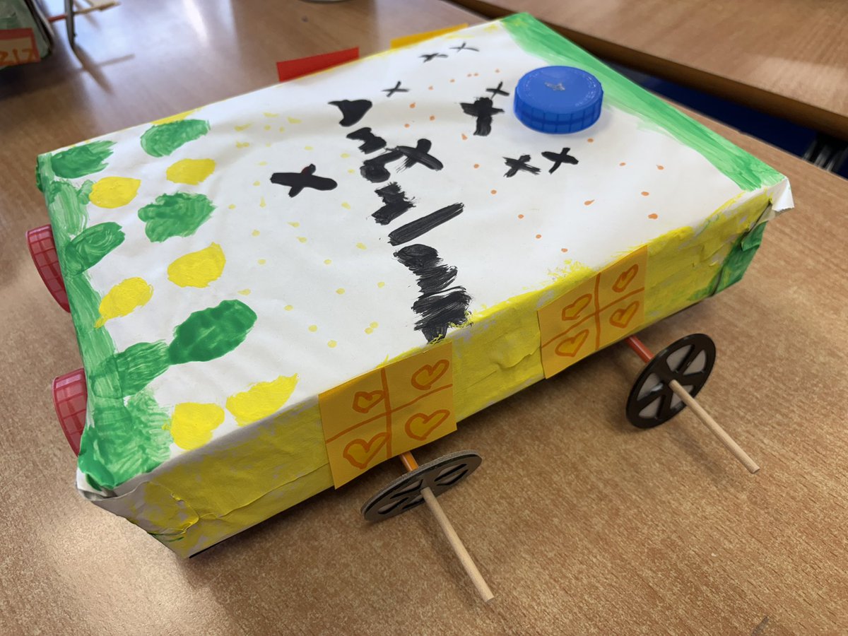 latimerprimary's tweet image. #ClassKB are having fun creating their vehicles from their designs this morning. #enthusiasm #Latimerdandt