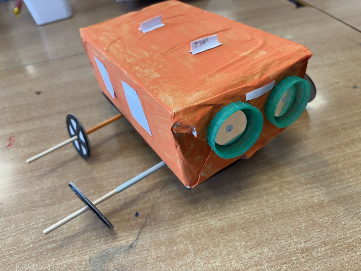 latimerprimary's tweet image. #ClassKB are having fun creating their vehicles from their designs this morning. #enthusiasm #Latimerdandt