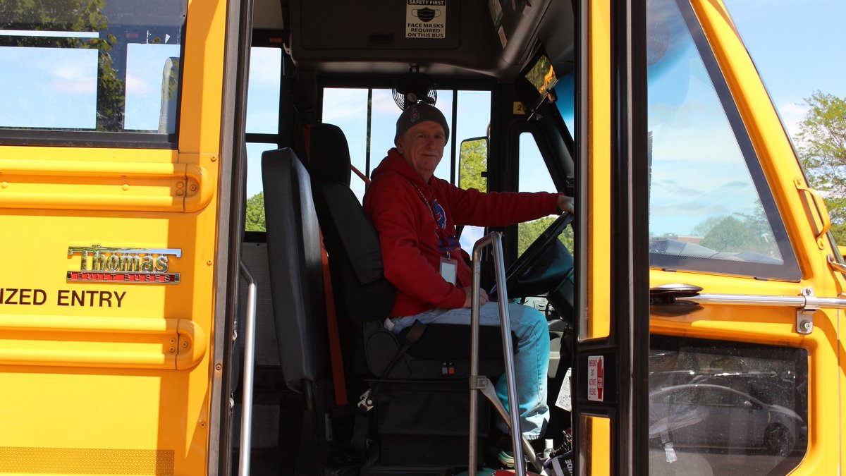 CanandaiguaCSD's tweet photo. What a TEAM! We are thankful for our transportation team and their dedication to our school community! We are #CanandaiguaProud.
#transportationappreciationweek https://t.co/tlN3Y54B71