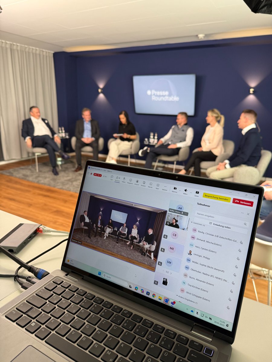 von_Poll's tweet photo. 🎬 BTS vom Presse Roundtable #1/2025 bei uns in Frankfurt!
Mit Top-Speakern von @ImmoScout24, @Europace, @iw_koeln und #VPFinance ging’s um Zinsen, Markttrends und Zukunft. Danke auch an alle zugeschalteten Journalisten für den spannenden Austausch!
#VONPOLLIMMOBILIEN #Roundtable https://t.co/4MYlGFiYXA