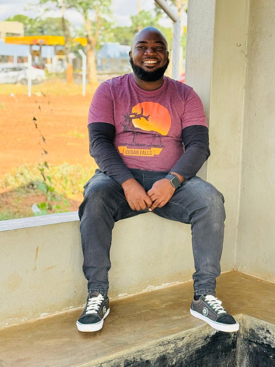 Noel_Chatuwa's tweet photo. It's Friday welukani sizakwanu 😂✌️ https://t.co/CtPb3EVqnU