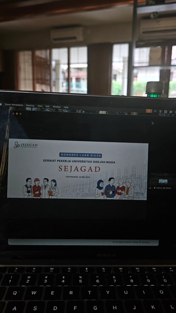 Cuma bisa ikut kongres online tapi seneng banget mbakprof Linda Savirani terpilih jadi ketua Serikat Pekerja <a href="/UGMYogyakarta/">UGM</a> 🌹🔥