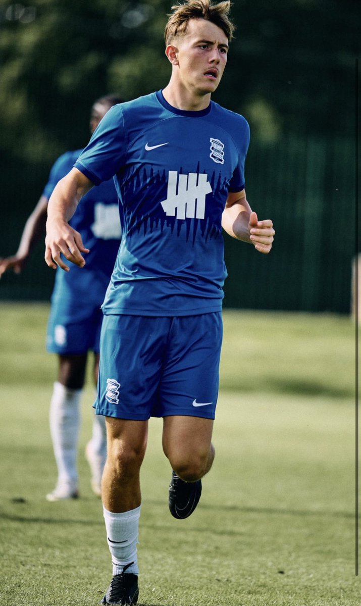Benberesford_'s tweet photo. After five unforgettable years, it’s time for me to say goodbye to Birmingham City. I’m incredibly grateful for everyone I have met along the way. Birmingham City will always have a place in my heart, but it’s time to move on and see what the future holds …💙 https://t.co/82CEYzJ0Sn