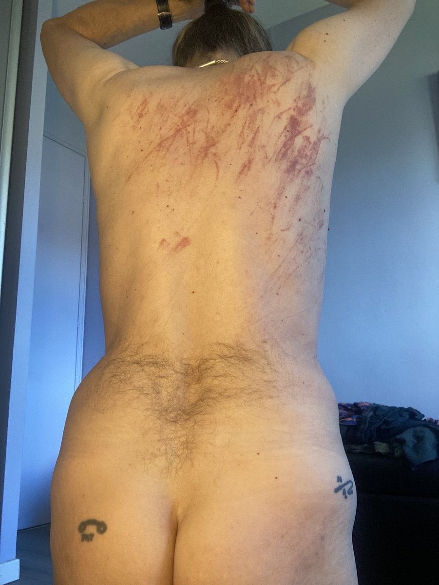 dsl_b71060's tweet photo. Convoqué hier chez ma sublime Maîtresse @KhloeMaitresse qui avait un besoin urgent de son défouloir 

L’occasion d’étrenner son nouveau fouet 😈😈 https://t.co/KxkJVns4KH