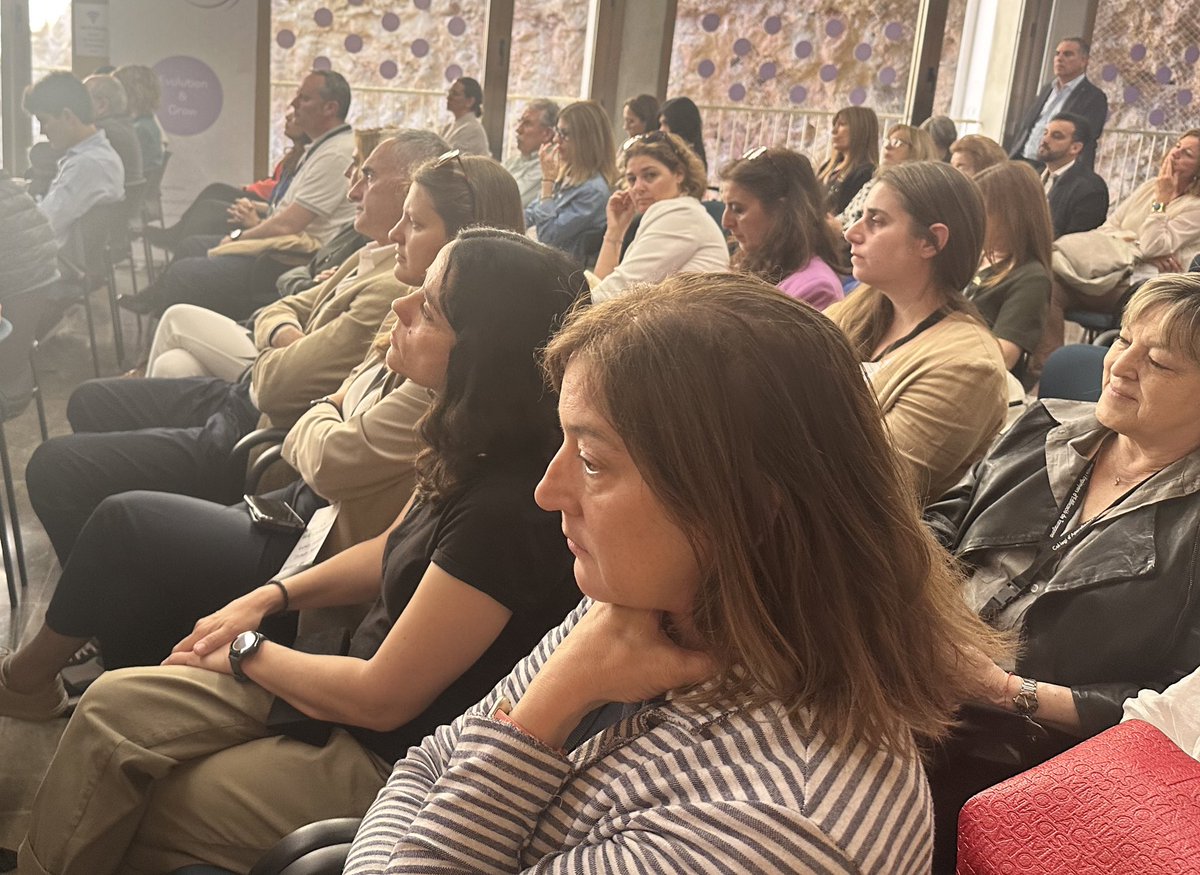 WomenBcn's tweet photo. 📣⭐️ Talk 2 🧠Neurociència. Factors ambientals i nutricionals que afecten l'estructura del nostre cervell
👩‍💼Ponent Sra. Iratxe D. Ascasso. Biòloga i Directora General a PharmaNord Spain. 
@coattarragona #ArquitecturaTècnica 
#TalentFemení #Tarragona #Neurociència #Nutrició https://t.co/d6o65l19Qn