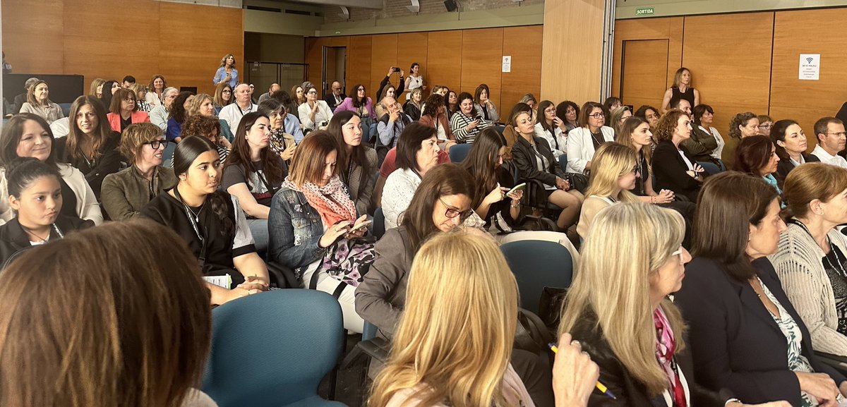 WomenBcn's tweet photo. 📣⭐️ Talk 2 🧠Neurociència. Factors ambientals i nutricionals que afecten l'estructura del nostre cervell
👩‍💼Ponent Sra. Iratxe D. Ascasso. Biòloga i Directora General a PharmaNord Spain. 
@coattarragona #ArquitecturaTècnica 
#TalentFemení #Tarragona #Neurociència #Nutrició https://t.co/d6o65l19Qn