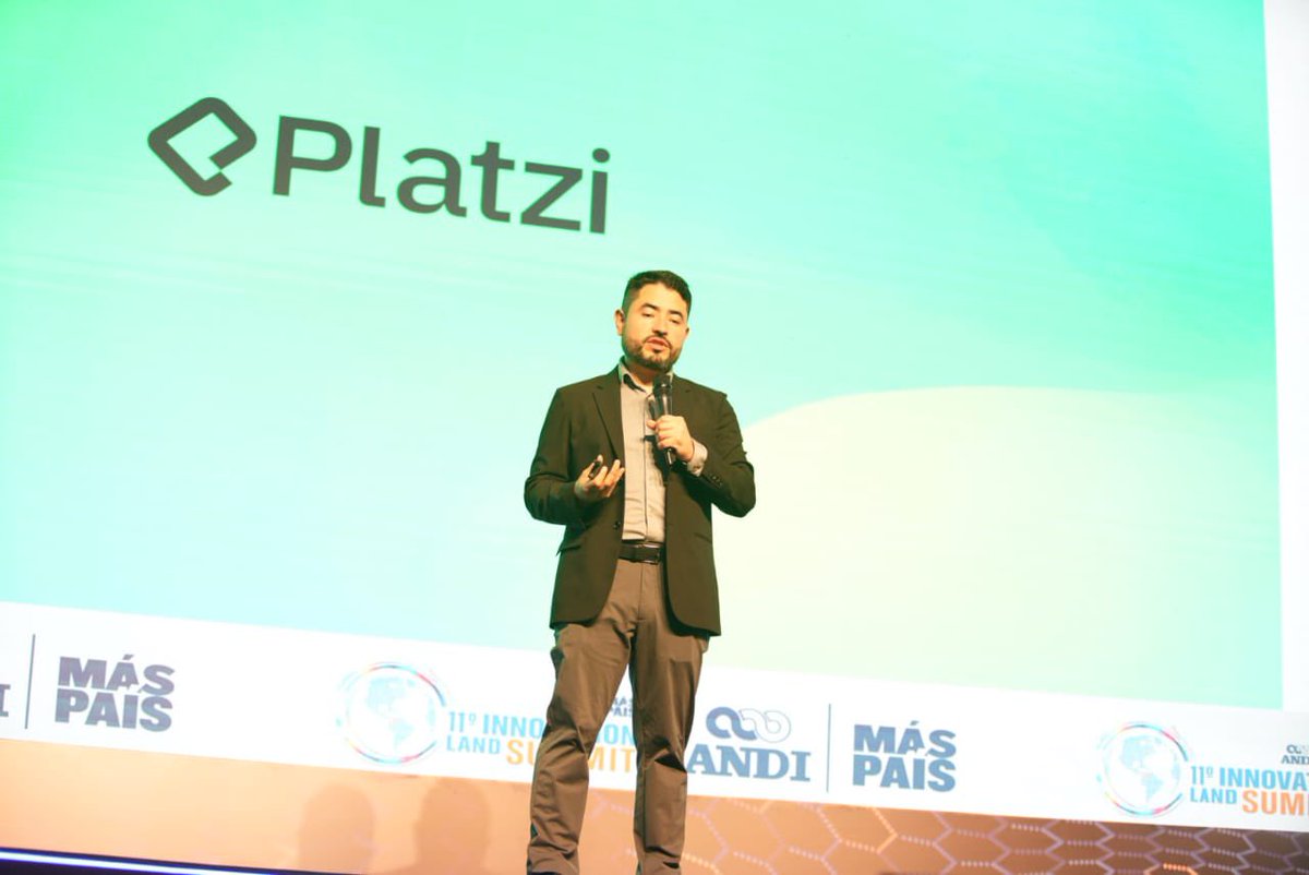 santiagopinzong's tweet photo. Un absoluto Crack @freddier 💪🏻👏🏻 en #InnovationSummitANDI CEO de @Platzi

Nos regaló una profunda reflexión, análisis practico y “call to action” sobre lo que tenemos hoy y mañana en cualquier organización con la revolución que trae y seguirá la #InteligenciaArtificial https://t.co/HT5OmUU0od