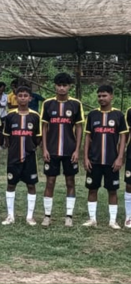 PickleMeNot1's tweet photo. @CupSubroto How are players like this U-15? Boys like these are probably 21-25 and both Infocus India Public school and Aditya Sports school are fielding uncles in a category meant for kids. infocus were disqualified last year at cbse clusters for fielding CFL players https://t.co/m3rfP8wiXT