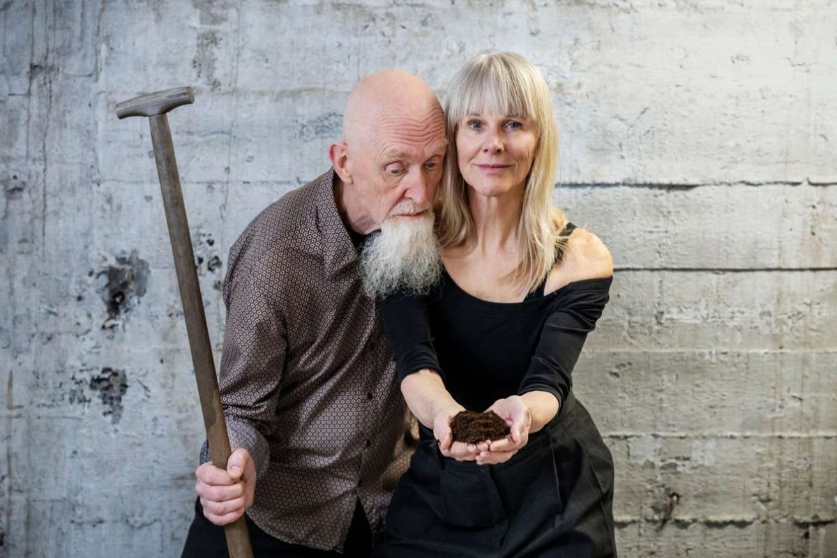 Zondag 1 juni '25, 15 u - Theater op Buitenzorg: "Bodem-Buik-Brein", met Dette Glashouwer, Joop van Brakel en 60.000 miljard figuranten. Ga voor info en kaarten naar tuinparkbuitenzorg.nl/2025/05/zo-1-j…