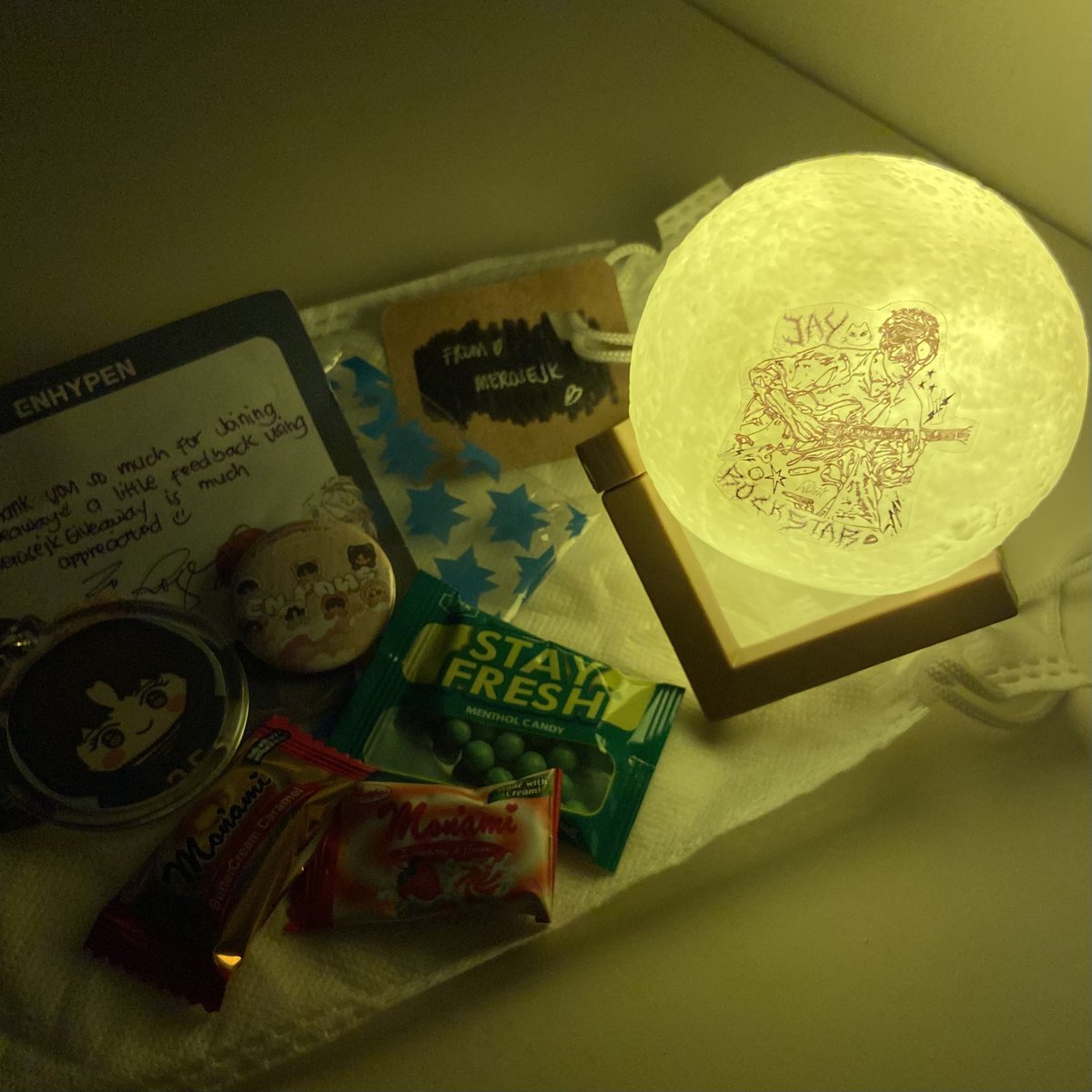 pjayspecs's tweet photo. ꒰💌꒱ — #pjaymails ✿

hello, mx rose ^^ @merosejk 🥀 thank you so much for this jay rockstar moon lamp 🥹 it’s sooo pretty, i’ll use it well !! >ᴗ<

꒰💝꒱ — #merosejkGiveaway https://t.co/qUXCULLY70