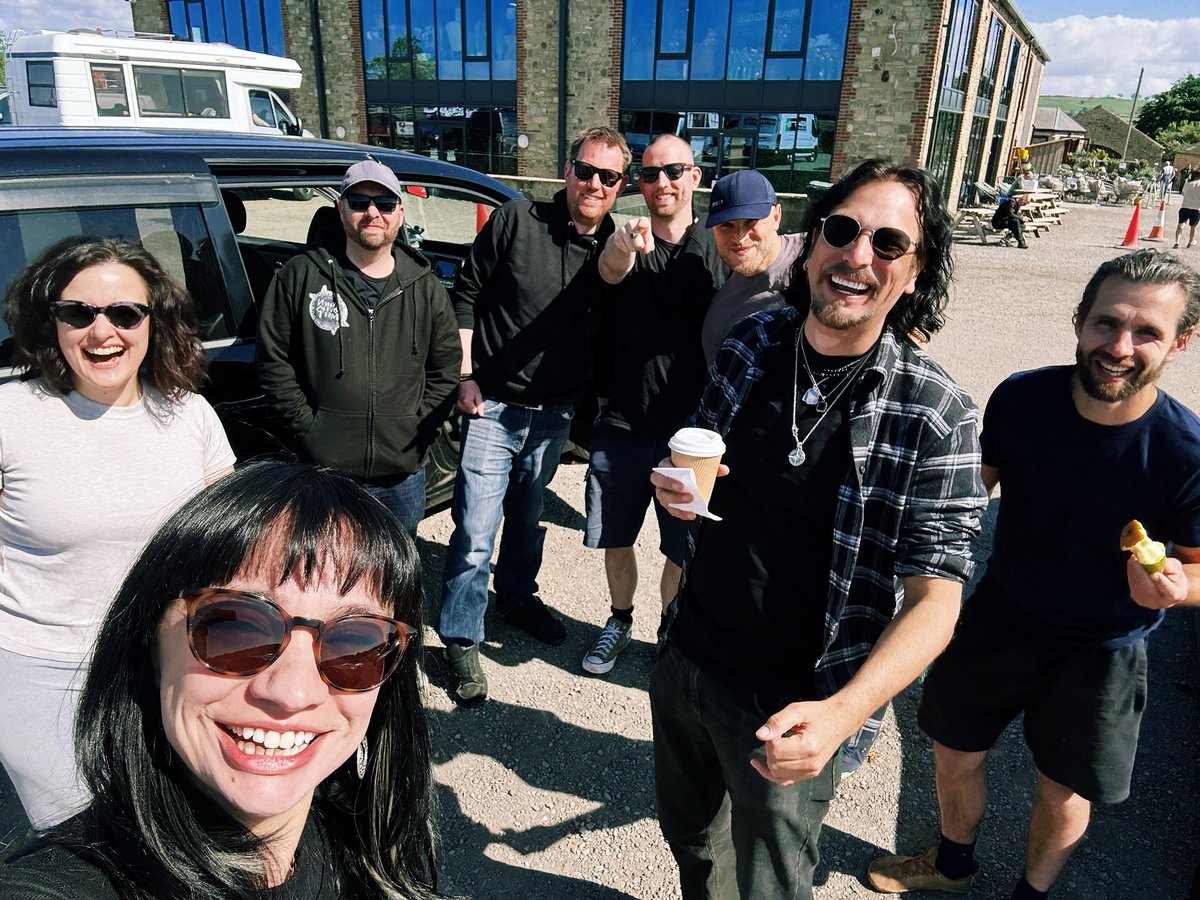 ALBUM RELEASE DAY 😱😱
‘Addicted To You’ Release Tour Day 1️⃣
Listen 🔗 tunelink.to/7JIBT