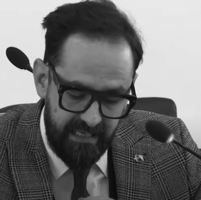 shitbastersi's tweet photo. Selmanović (SDA): "U Kantonu Sarajevo smo dobili kvantni model Schrodingerove ustanove, koja istovremeno postoji i ne postoji. Ovo nije birokratska nelogičnost, ovo je kvantni skok u apsurdu, nezabilježen i u fizici i u pravu" #kvantno_pravo https://t.co/aFazHnUz8q