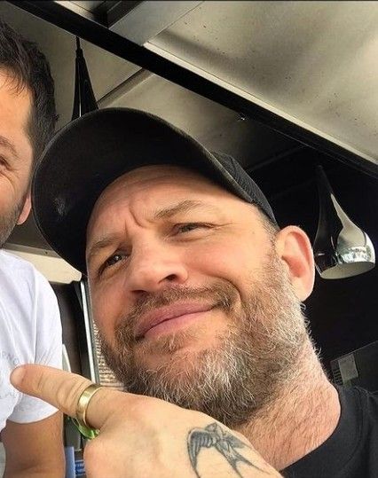 I don't hate my fans especially when you come close to me I treat you with love and kindness ❤️😍

I'm a King 👑❤️