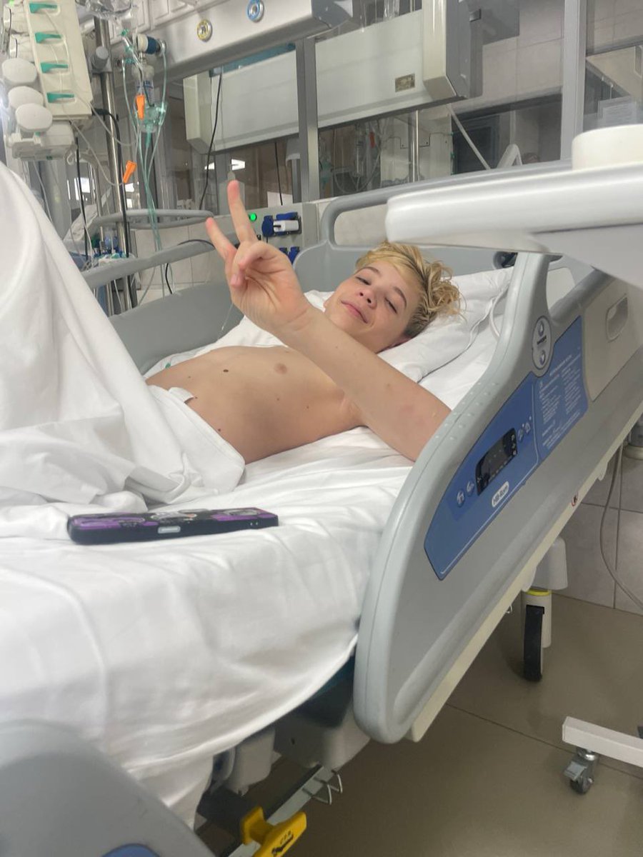 А накидайте пацану добра в реплаи 🙏А то неделю уже в реанимации тусуемся