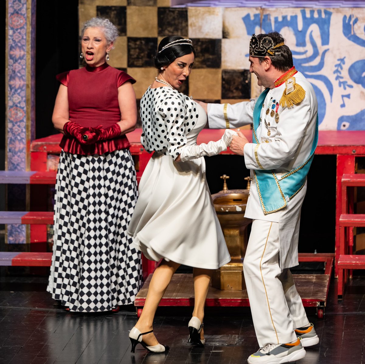 Şahları Da Vururlar sezonun son 2 oyunu!

23 Mayıs Cuma 20.00
24 Mayıs Cumartesi 20.00

Ses-1885'te.
Biletler, Biletix, Mobilet, BuBilet ve oyun günü gişemizde!

#ferhansensoy