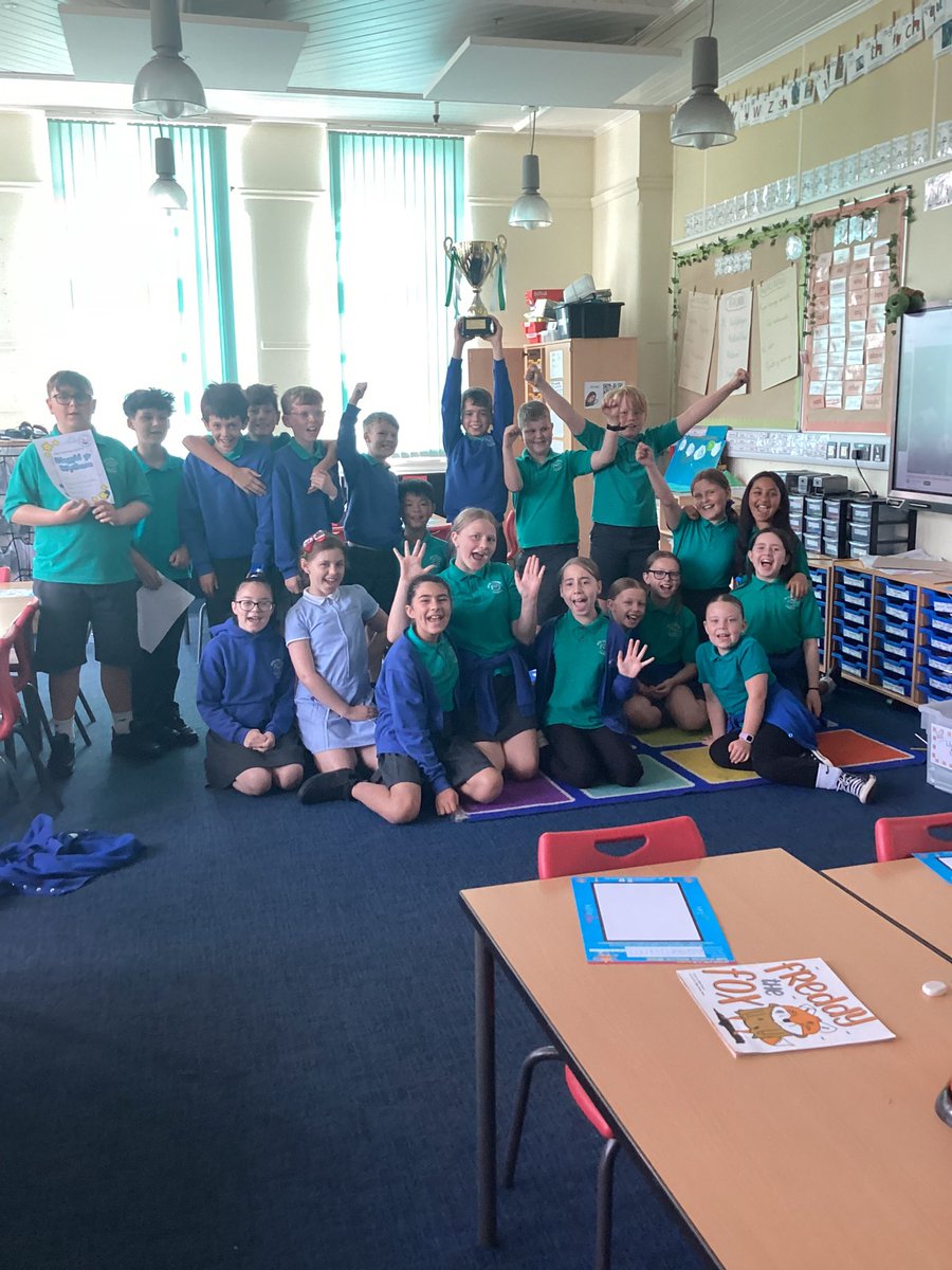 ⭐️ Llongyfarchiadau MAWR i flwyddyn 3 &amp; 5 am ennill gwobr tocynnau iaith yr wythnos yma ⭐️

⭐️ Congratulations to year 3 &amp; 5 for winning this weeks tocyn iaith award ⭐️

Dal ati! 👏🏆