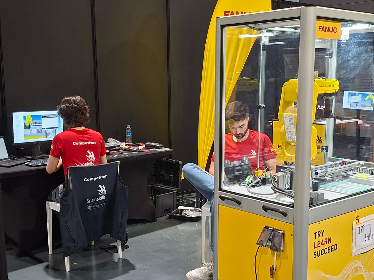 Spainskills (@spainskills_fp) on Twitter photo Los competidores de la selección española de #FP se siguen preparando a fondo para representarnos en EuroSkills Herning 2025. Hoy en RomaniaSkills Sistemas robóticos integrados. ¡Muchas gracias a todos por vuestro esfuerzo y vocación! <a href="/WorldSkillsEuro/">WorldSkills Europe</a> Los competidores de la selección española de #FP se siguen preparando a fondo para representarnos en EuroSkills Herning 2025. Hoy en RomaniaSkills Sistemas robóticos integrados. ¡Muchas gracias a todos por vuestro esfuerzo y vocación! <a href="/WorldSkillsEuro/">WorldSkills Europe</a>