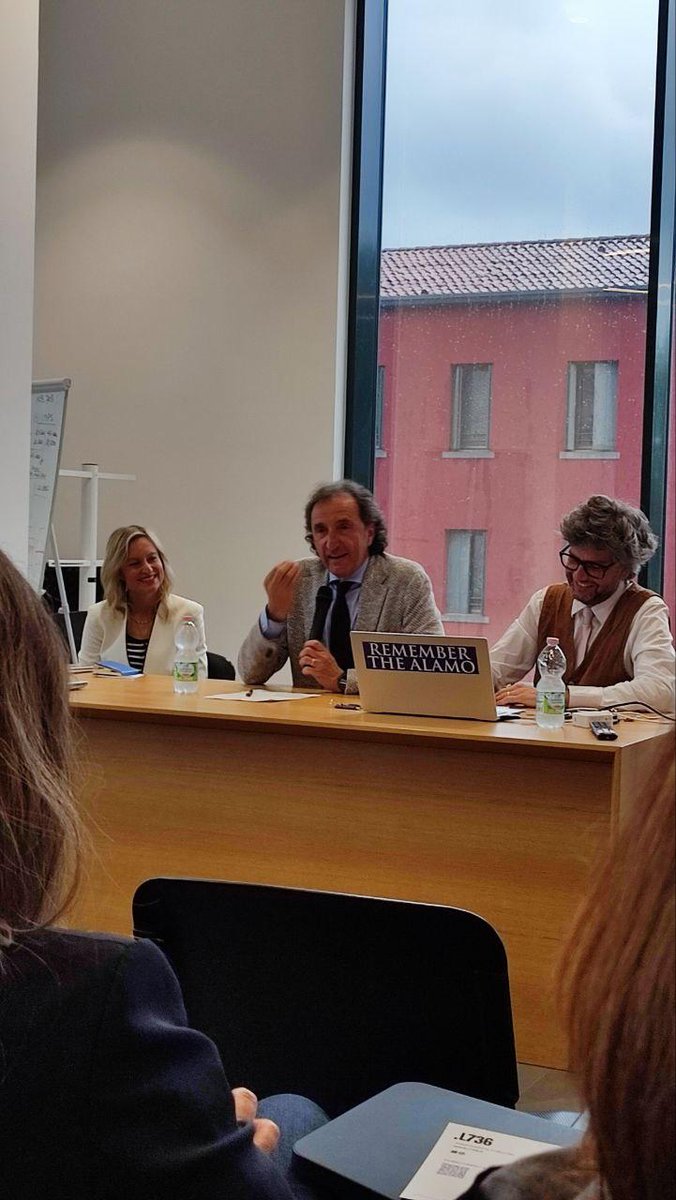 davidmazzerelli's tweet photo. Che bella serata ieri sera alla Hybrid Tower di Mestre, aria fresca con Roberto Brazzale, presidente di Brazzale Spa. Grazie a @VeniceBay, a @L736_Venezia e al suo presidente @giomingardi ad Alessia Zambon e agli altri ospiti: Stefano Bottega e @gemoccaldi.

#VeniceBay10 https://t.co/0DkzFiExxM
