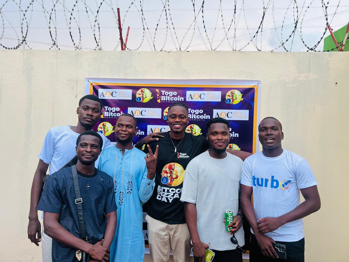 Hier à Lomé, on célébrait le #BitcoinPizzaDay  !
De l’histoire du BTC à des parts de pizza bien méritées, en passant par des échanges passionnants.
Merci à <a href="/Togo_Bitcoin/">Togo Bitcoin Community Officiel</a> et aussi à @TurboExchange pour leur présence et leur soutien !

#Bitcoin #PizzaDay #TurboExchange
