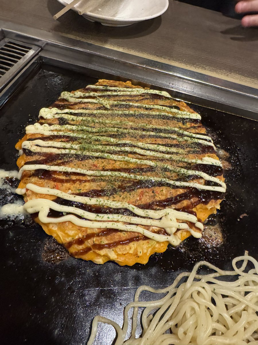 UNI_8192's tweet photo. @chechfps 奇遇だね
お好み焼き食べてるよ https://t.co/rFG3XAV9VZ