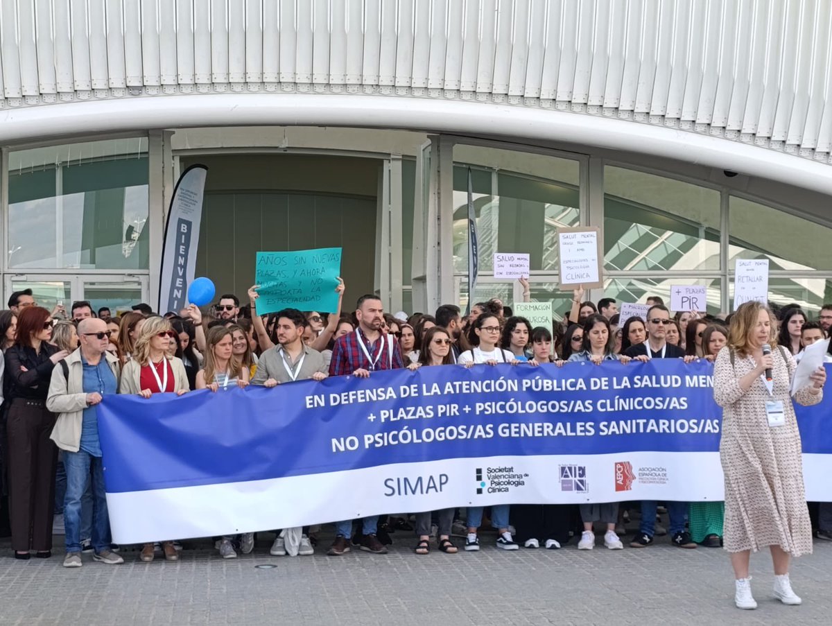 “No hay Psicólog@s Clínic@s”

Aquí estamos, en defensa de la atención psicológica especializada en la Sanidad Pública.

No a la precarización en la atención a la salud mental en el sistema público.

#MasplazasPIR

#CongresoSEPC2025

<a href="/SEPC_ANPIR/">Sociedad Española de Psicología Clínica</a> <a href="/AvapirAnpir/">SVPC_AVAPIR</a>