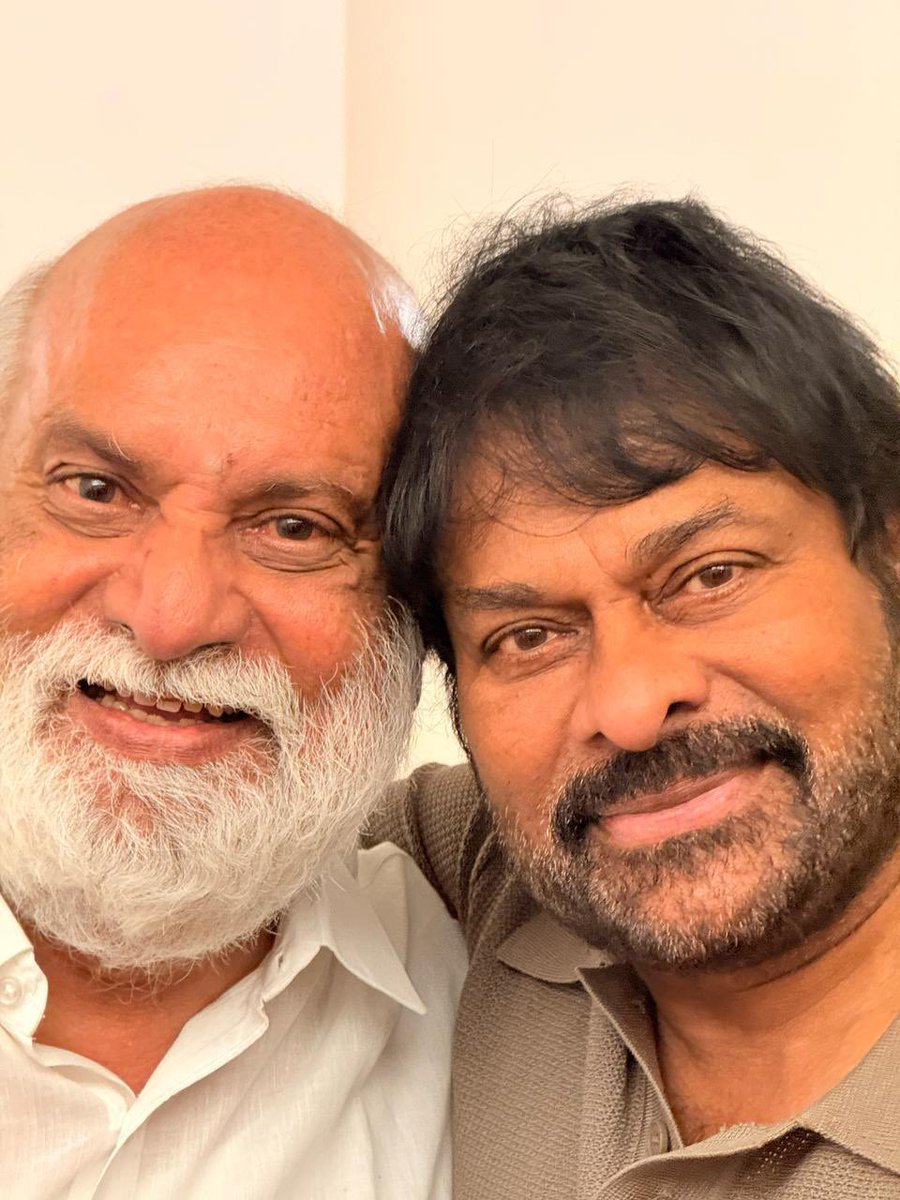 Chiranjeevi Konidela (@kchirutweets) on Twitter photo నా అభిమాన దర్శకేంద్రుడికి జన్మదిన శుభాకాంక్షలు ! మీకు ఆ భగవంతుడు నిండు నూరేళ్లు సంపూర్ణ ఆయురారోగ్యాలతో నిండిన జీవితం ప్రసాదించాలని ఆకాంక్షిస్తున్నాను. Many Many Happy Returns of the Day !! <a href="/Ragavendraraoba/">Raghavendra Rao K</a> నా అభిమాన దర్శకేంద్రుడికి జన్మదిన శుభాకాంక్షలు ! మీకు ఆ భగవంతుడు నిండు నూరేళ్లు సంపూర్ణ ఆయురారోగ్యాలతో నిండిన జీవితం ప్రసాదించాలని ఆకాంక్షిస్తున్నాను. Many Many Happy Returns of the Day !! <a href="/Ragavendraraoba/">Raghavendra Rao K</a>