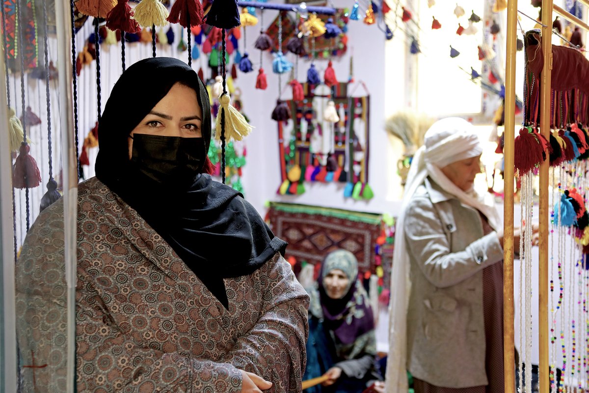 ONU Développement (@pnudfr) on Twitter photo Pour continuer à développer leurs entreprises face aux nombreux obstacles, les femmes afghanes ont besoin :
👩🏻🏫 De formations
💹 De capitaux & de marchés
💡 D'énergies abordables
🖥️ D'accès au numérique
<a href="/UNDPaf/">UNDP Afghanistan</a> soutient les entrepreneuses afghanes 👉 go.undp.org/Ufq Pour continuer à développer leurs entreprises face aux nombreux obstacles, les femmes afghanes ont besoin :
👩🏻🏫 De formations
💹 De capitaux & de marchés
💡 D'énergies abordables
🖥️ D'accès au numérique
<a href="/UNDPaf/">UNDP Afghanistan</a> soutient les entrepreneuses afghanes 👉 go.undp.org/Ufq