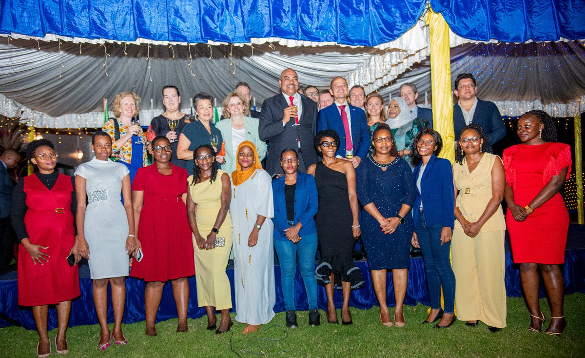 EUinTZ's tweet photo. 🇪🇺🇹🇿 Miaka 50 ya Urafiki
Usiku wa jana tuliadhimisha Siku ya Ulaya 2025 — tukitimiza miaka 50 ya ushirikiano kati ya EU na Tanzania na miaka 25 ya mahusiano kati ya EU na AU! 🌍✨
#EuropeDay2025 #IGotThePower https://t.co/Gk6oGnQ1rB