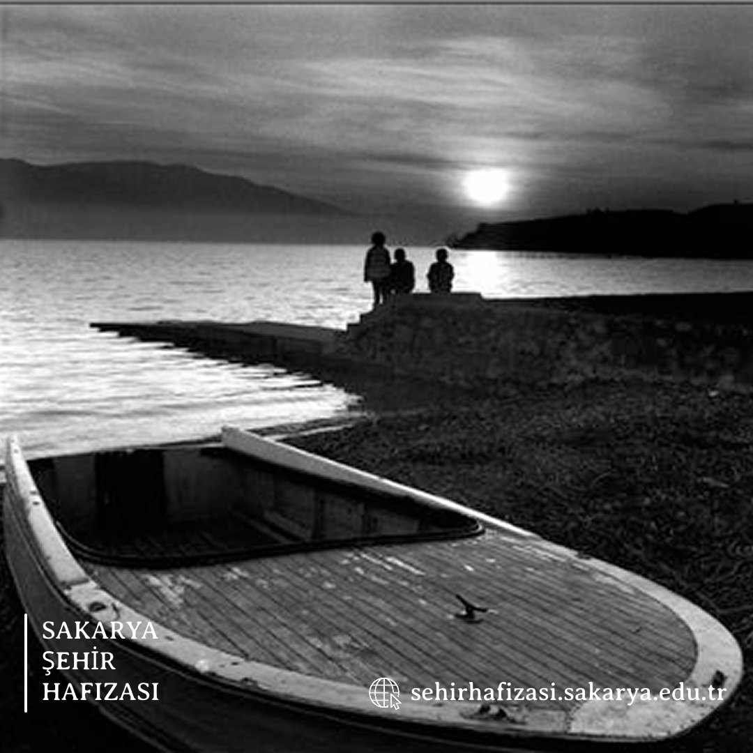 📍 Sapanca Gölü / 1960 İbrahim Zaman Arşivi

 🏛 Sakarya’da Fotoğrafçılık ile ilgili daha fazla bilgi için  sayfamızı ziyaret edebilirsiniz.  

📖 Sakarya’nın kültürel mirası hakkında daha fazla bilgi almak için Sakarya Şehir Hafızası internet sitemize göz atabilirsiniz.