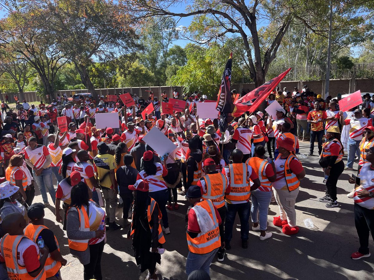 _cosatu's tweet photo. #COSATU Limpopo supports the
National Union of Mineworkers North East Region march against retrenchments under way in Polokwane @CapricornFM @CapricornFMNews @deptoflabour @CCMA_SA @DMPR_ZA @OtpLimpopo @PhophiRamathuba #DefendCollectiveBargaining #NUMSaysnoToRetrenchments https://t.co/JNvVNxCJQ7