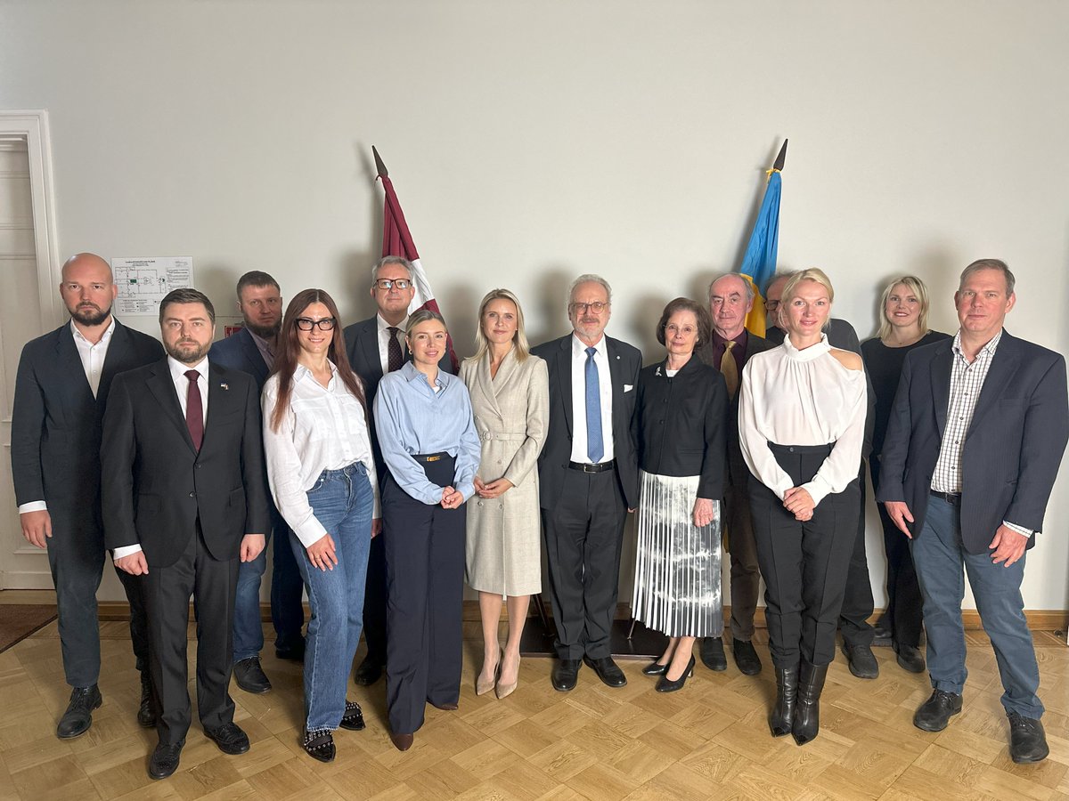 🇺🇦 Gandrīz 4 miljoniem ukraiņu zēnu un meiteņu steidzami vajag profesionālu atbalstu, lai dziedētu kara traumu un zaudējuma sāpes.
🤝 LDDK šodien uzņēma ciemos Gen.Ukrainian, kas ir 2022. gada pavasarī dibināta ukraiņu NVO, kuras mērķis ir sniegt psiholoģisko rehabilitāciju,