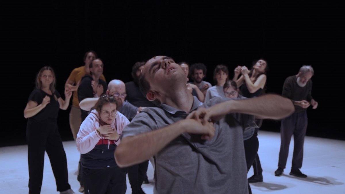 #Audiences 
Succès d'audiences pour le documentaire " Les Enluminés" diffusé ce 15 mai dans la France en Vrai :
10,5% de PdA et 60 000 téléspectateurs.
Une coproduction <a href="/MilleEtUneFilms/">.Mille et Une. Films</a> / France 3 Bretagne
A (re)voir sur france.tv