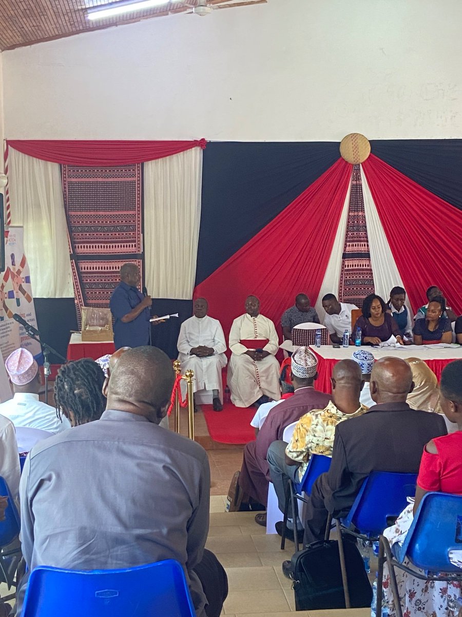 Sirphillip9's tweet photo. The CEO of @FaithtoActionet extended gratitude to @KilifiCountyGov and @PU_Kilifi for hosting the organization severally since the onset of the program back in 2018 when a baseline l study on teenage pregnancies in the county grounded the program.
#FaithAction #Faith4change https://t.co/Mp333TziCX