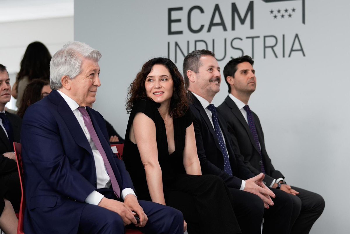 IdiazAyuso's tweet photo. La @ECAM_ se sitúa entre las mejores escuelas de cine del mundo.

En estos 30 años ha formado a más de 4.500 alumnos, futuros profesionales y películas que son reconocidos en todo el mundo.

Esta semana hemos aprobado una nueva línea de apoyo a los directores noveles. https://t.co/H2SRw0XfdD
