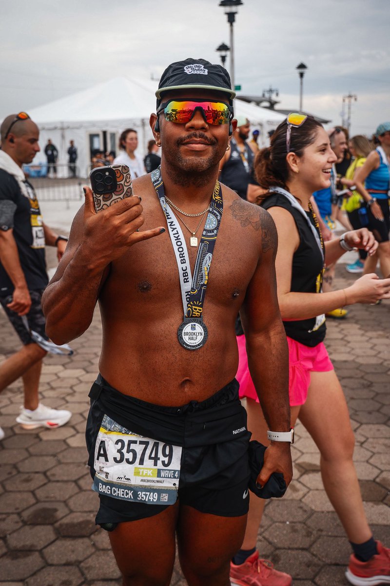 dimelo_nata's tweet photo. Ran my first official half marathon. @nyrr #brooklynhalf #halfmarathon #runner https://t.co/P6s0mBoL7o