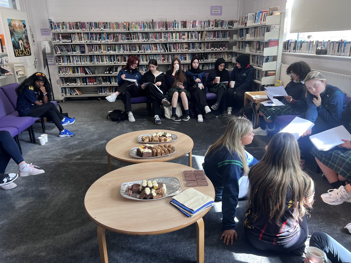 This morning, over tea and cakes, our current 5th year LCA students met with our incoming LCA students to offer advice and support to them as they embark on their new course in September!