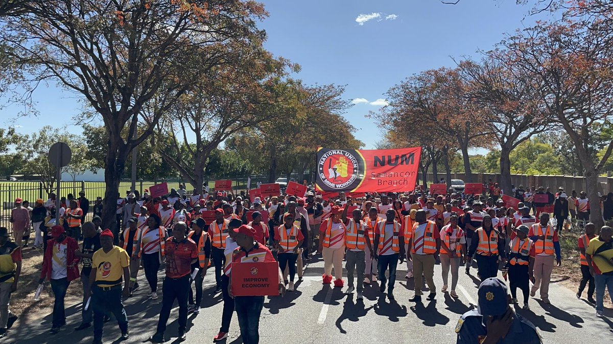 _cosatu's tweet photo. #COSATU Limpopo supports the
National Union of Mineworkers North East Region march against retrenchments under way in Polokwane @CapricornFM @CapricornFMNews @deptoflabour @CCMA_SA @DMPR_ZA @OtpLimpopo @PhophiRamathuba #DefendCollectiveBargaining #NUMSaysnoToRetrenchments https://t.co/WmlbNiware