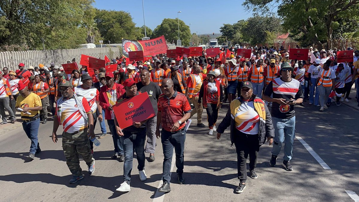 _cosatu's tweet photo. #COSATU Limpopo supports the
National Union of Mineworkers North East Region march against retrenchments under way in Polokwane @CapricornFM @CapricornFMNews @deptoflabour @CCMA_SA @DMPR_ZA @OtpLimpopo @PhophiRamathuba #DefendCollectiveBargaining #NUMSaysnoToRetrenchments https://t.co/WmlbNiware