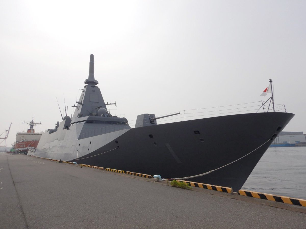 DSEIJapan2025 において、護衛艦隊司令部幕僚長は、各国企業や軍関係者