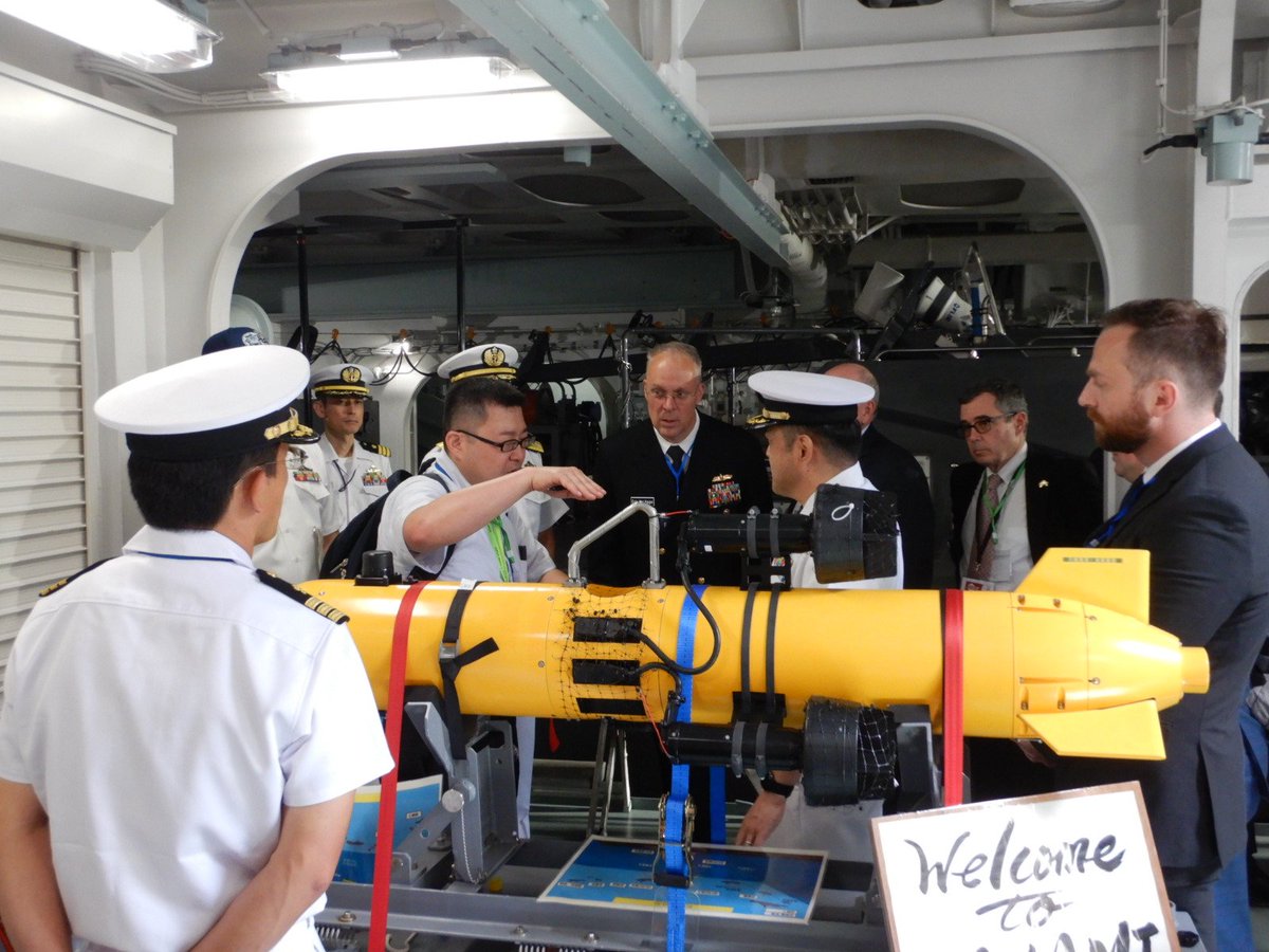 DSEIJapan2025 において、護衛艦隊司令部幕僚長は、各国企業や軍関係者