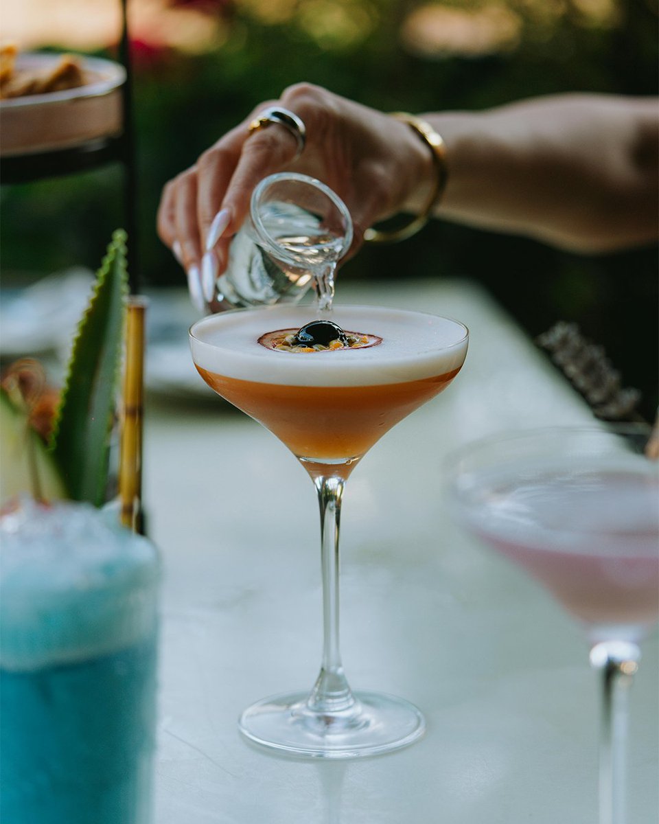 Drinking from glass just feels better🍸

There's something about the smooth, cool touch of glass that elevates the experience. It feels weighty and substantial in your hand, adding a little extra luxury to every sip. It also keeps your beverage at the perfect temperature longer.