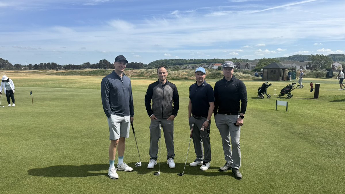 ayrshiregolfcom's tweet photo. Returning Finnish clients of AGT arriving in Ayrshire this weekend after visiting @carnoustiegolf 🏌🏽‍♂️🏴󠁧󠁢󠁳󠁣󠁴󠁿 🇫🇮 

A great test of golf over 2 days for the friends …

@Barassie_KBGC ⛳️
@TrumpTurnberry Robert the Bruce ⛳️

Have a great weekend chaps 🤝 https://t.co/TS7LkaOViu