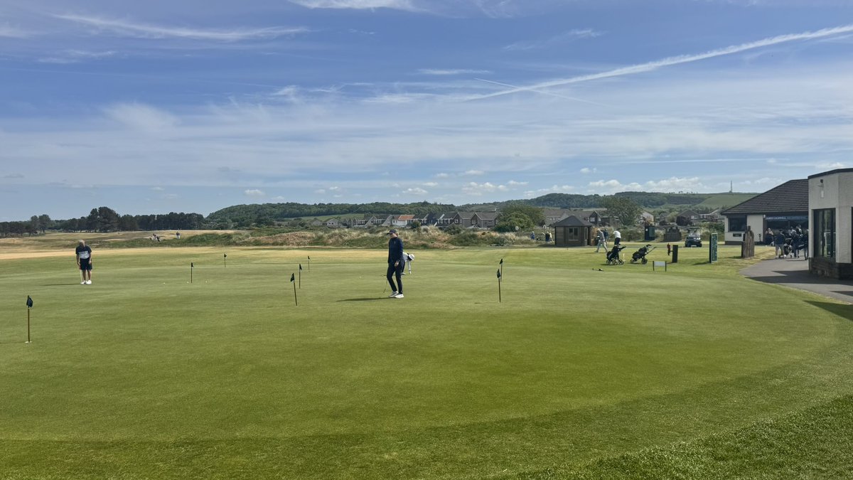 ayrshiregolfcom's tweet photo. Returning Finnish clients of AGT arriving in Ayrshire this weekend after visiting @carnoustiegolf 🏌🏽‍♂️🏴󠁧󠁢󠁳󠁣󠁴󠁿 🇫🇮 

A great test of golf over 2 days for the friends …

@Barassie_KBGC ⛳️
@TrumpTurnberry Robert the Bruce ⛳️

Have a great weekend chaps 🤝 https://t.co/TS7LkaOViu